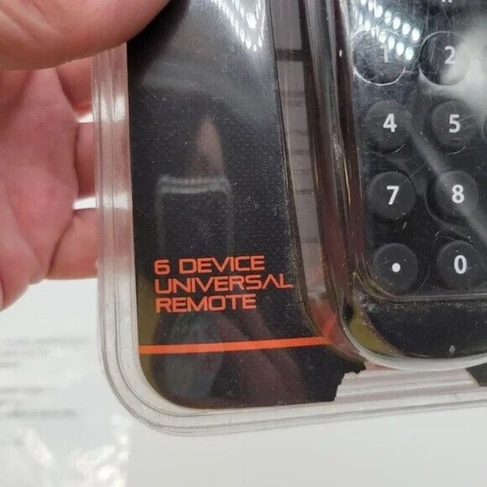 Blackweb 6-Device Universal Remote Backlit Buttons Streaming‎ Device Support - Picture 5 of 10